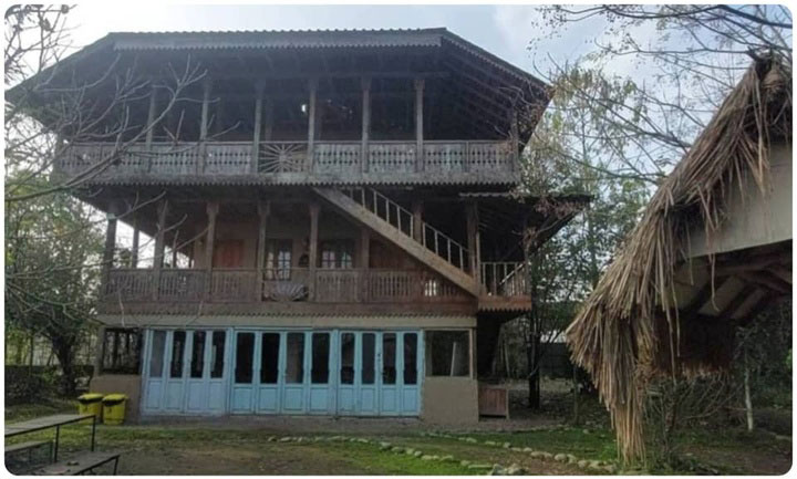 سنتی گیلان زیر سایه ویلاهای لاکچری